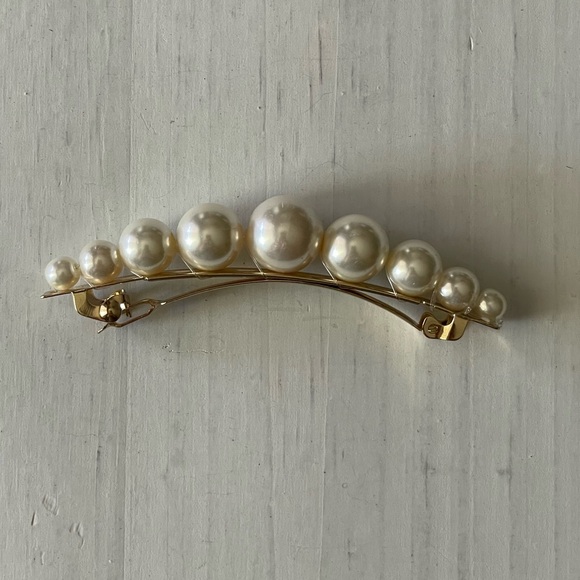 Clip Paris faux pearl off white crème hair clip barrette, French hair accessory - Picture 10 of 10